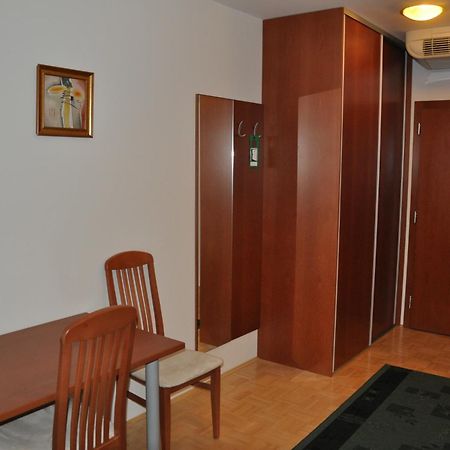 Penzion Kmecki Hram Ljubljana Phòng bức ảnh